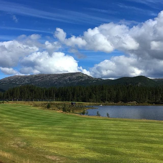 Dugnad og åpning av Ørnefjell Golfbane