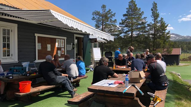 Dugnad før åpning av banen